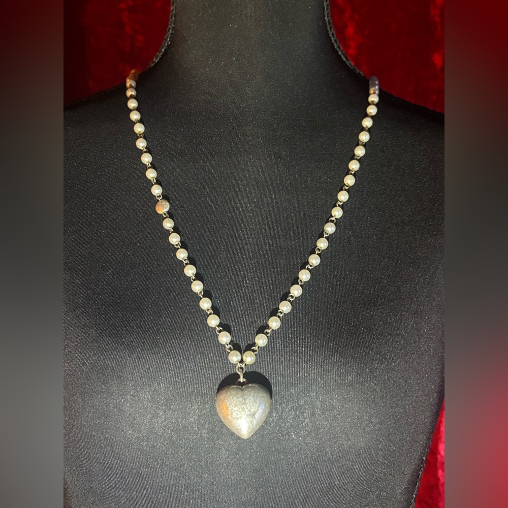 Elegant Silver Heart Pendant Necklace